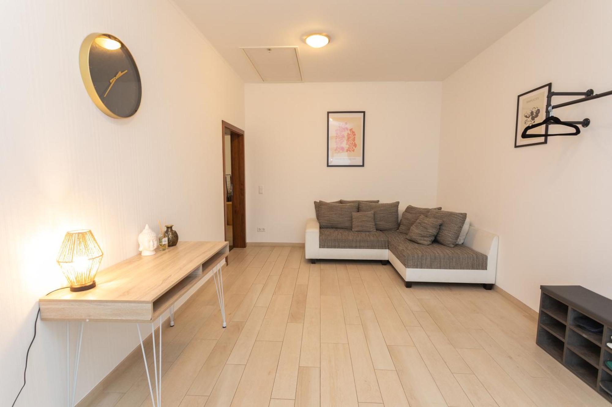 Stadthaus Mit 2 Schlafzimmern & Wohnzimmer Mit Kamin - Kostenloser Privat-Parkplatz Auf Dem Grundstueck 莱比锡 外观 照片