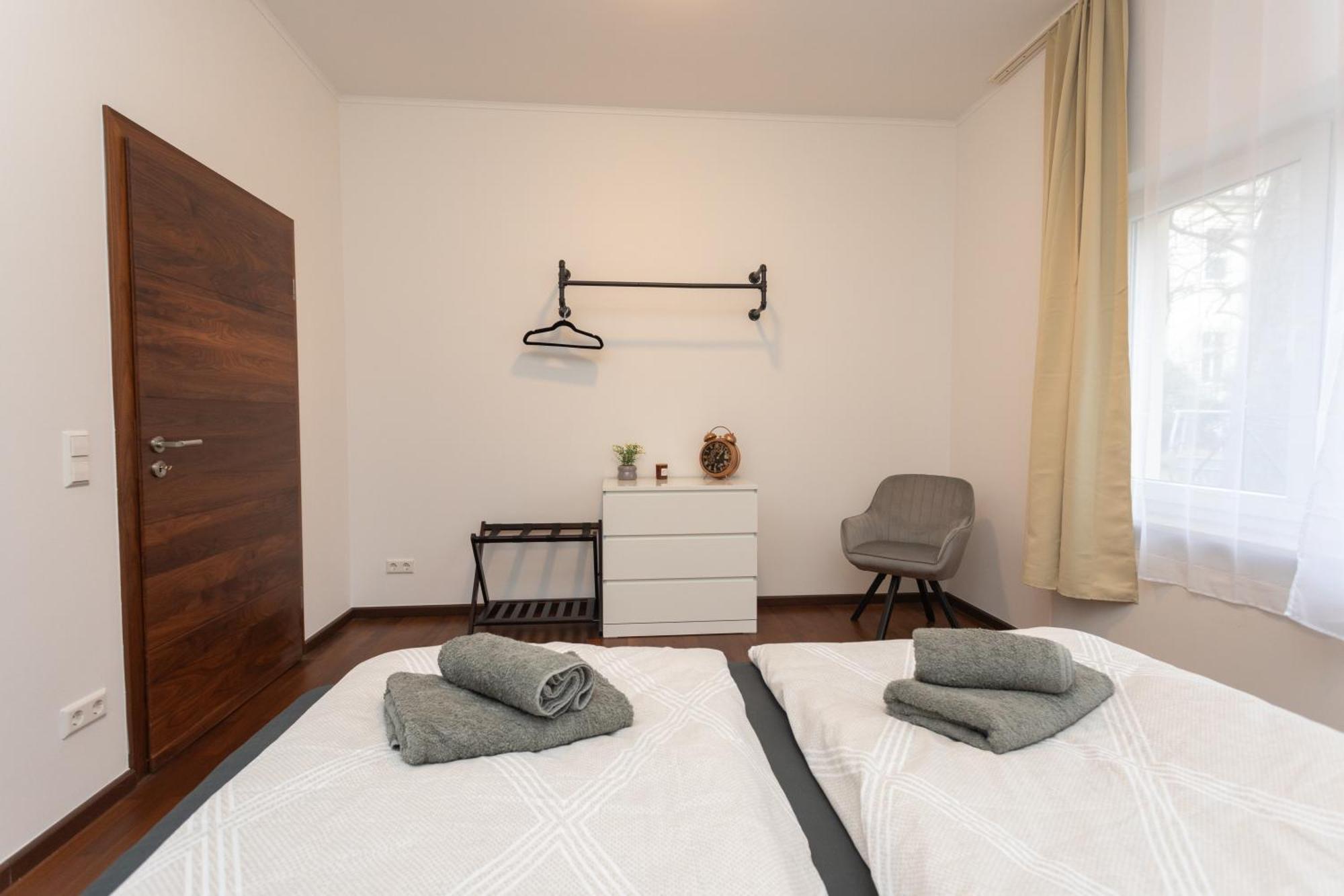 Stadthaus Mit 2 Schlafzimmern & Wohnzimmer Mit Kamin - Kostenloser Privat-Parkplatz Auf Dem Grundstueck 莱比锡 外观 照片