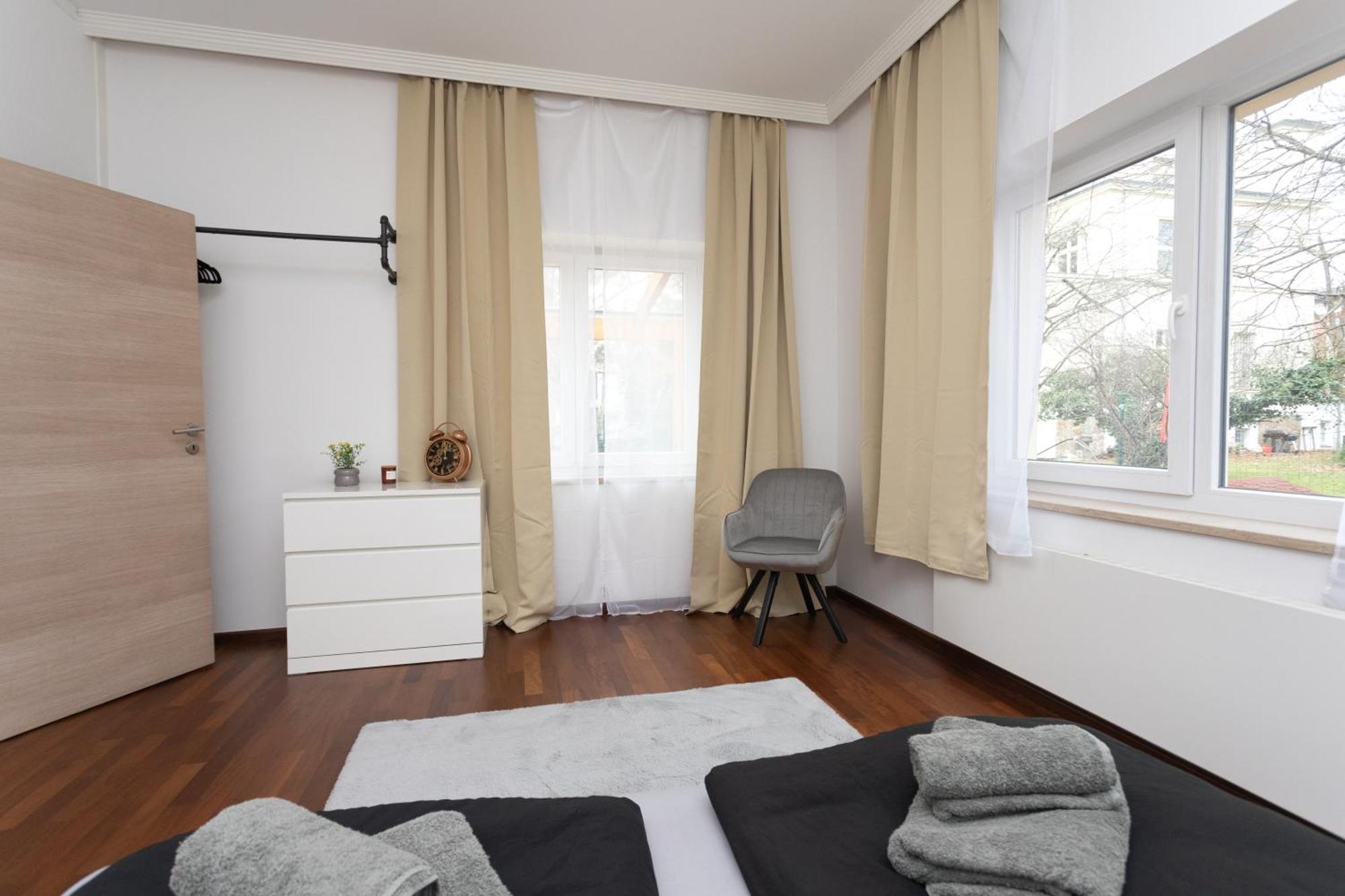 Stadthaus Mit 2 Schlafzimmern & Wohnzimmer Mit Kamin - Kostenloser Privat-Parkplatz Auf Dem Grundstueck 莱比锡 外观 照片