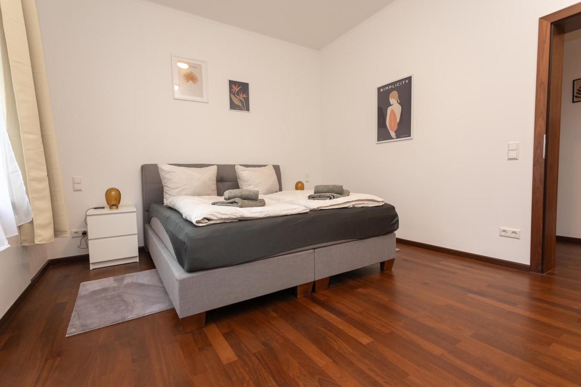 Stadthaus Mit 2 Schlafzimmern & Wohnzimmer Mit Kamin - Kostenloser Privat-Parkplatz Auf Dem Grundstueck 莱比锡 外观 照片
