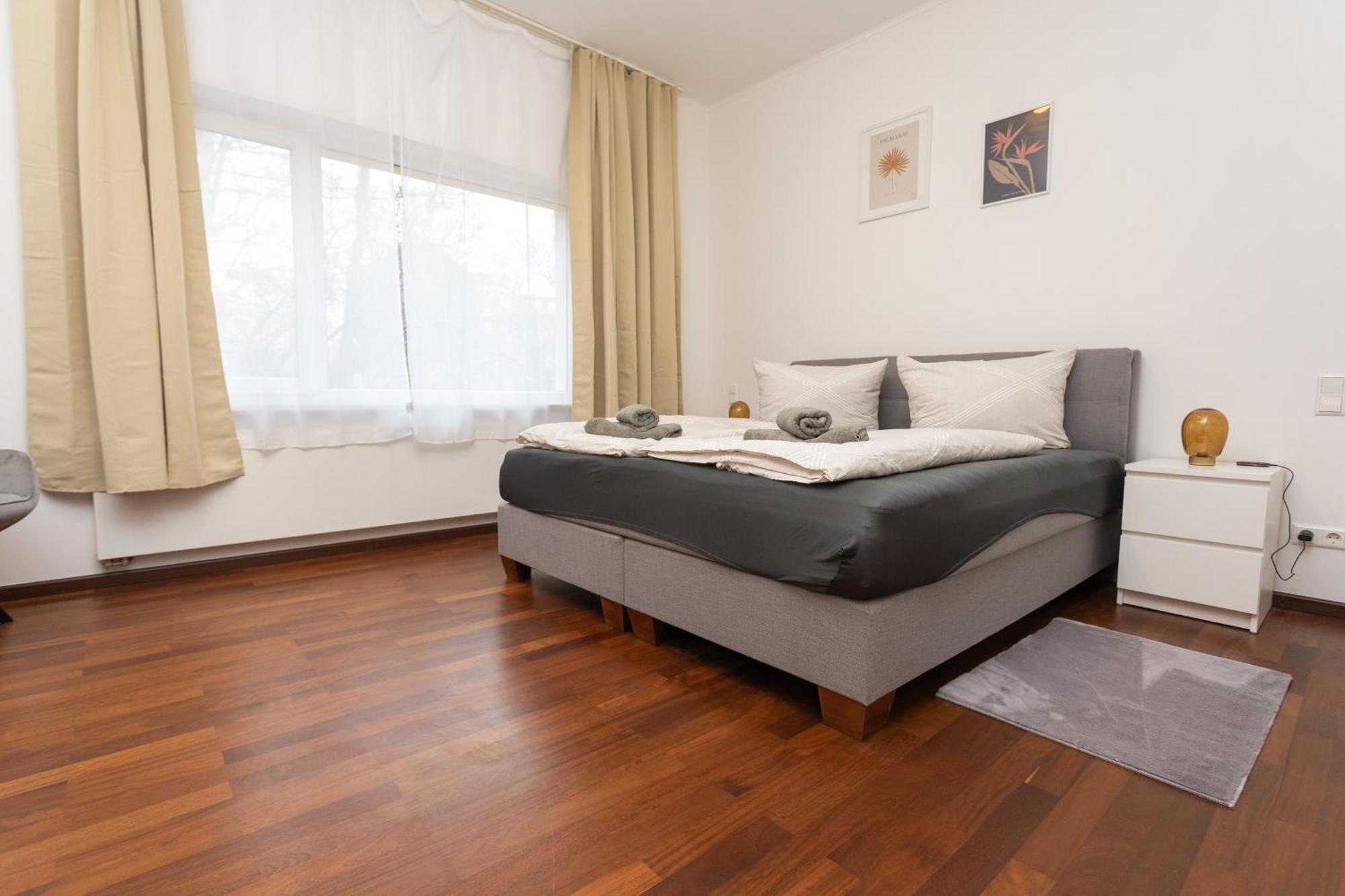Stadthaus Mit 2 Schlafzimmern & Wohnzimmer Mit Kamin - Kostenloser Privat-Parkplatz Auf Dem Grundstueck 莱比锡 外观 照片