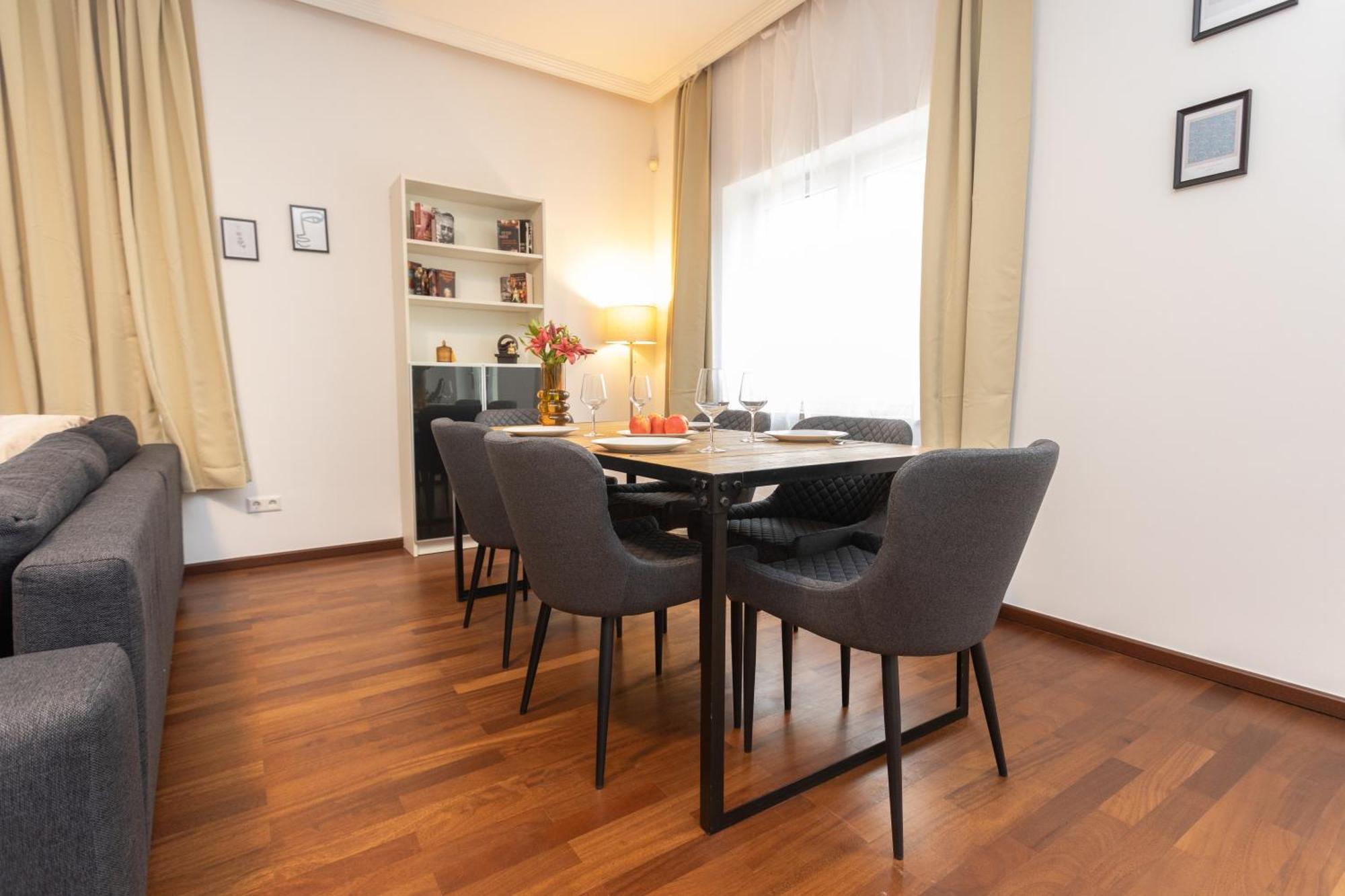 Stadthaus Mit 2 Schlafzimmern & Wohnzimmer Mit Kamin - Kostenloser Privat-Parkplatz Auf Dem Grundstueck 莱比锡 外观 照片