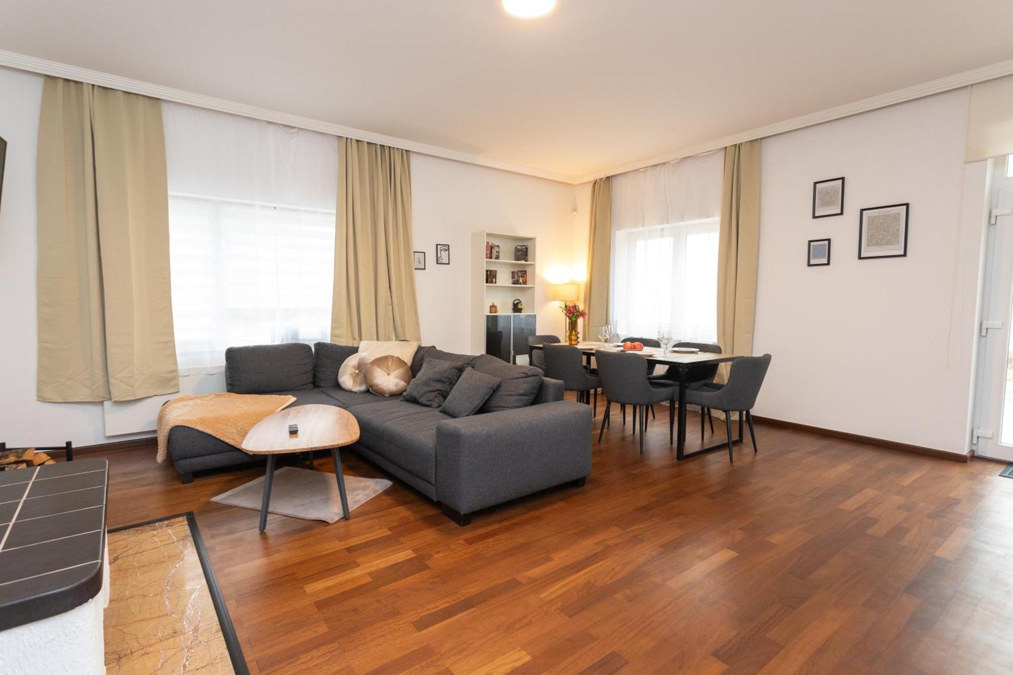 Stadthaus Mit 2 Schlafzimmern & Wohnzimmer Mit Kamin - Kostenloser Privat-Parkplatz Auf Dem Grundstueck 莱比锡 外观 照片